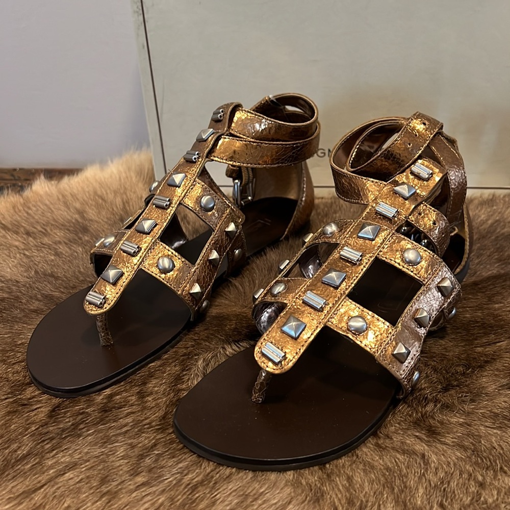 BCBGMAXAZRIA “Ma-Erica” Bronze Metallic Crackle Gladiator Sandals – Studded